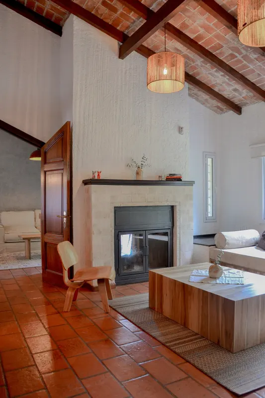 Casa de campo La Granja — Hogar a leña a dos bocas, una abertura f